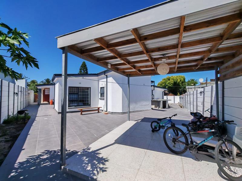 5 Bedroom Property for Sale in Welgelegen Western Cape